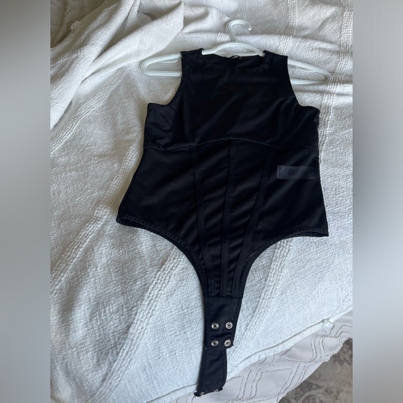 Dynamite Black Sheer Panel Bodysuit - Picture 2 of 2